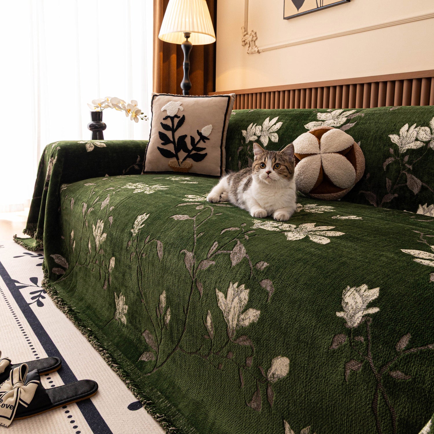 Luxury Thickened Sofa Throw Cover, Decorative Cozy Floral Jacquard Couch Cover Blanket