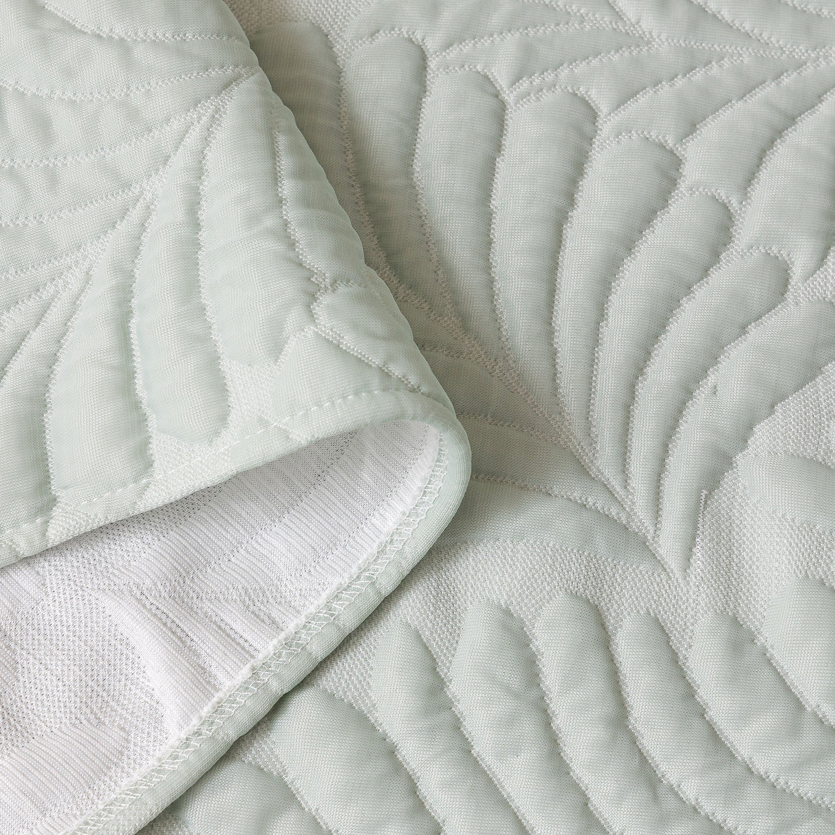 Cooling Quilted Non-Slip Furniture Protector for Pets & Kids, Washable Sofa Slipcover