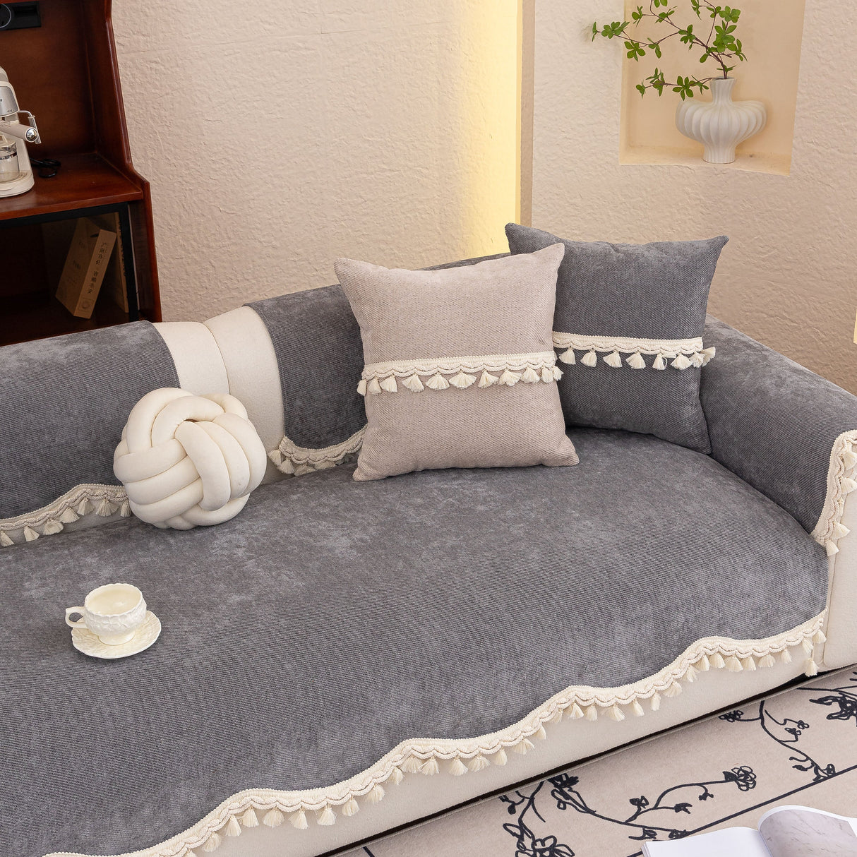 Chenille Sofa Cover Towel – Non-Slip, Washable Pets Couch Protector with Tassels