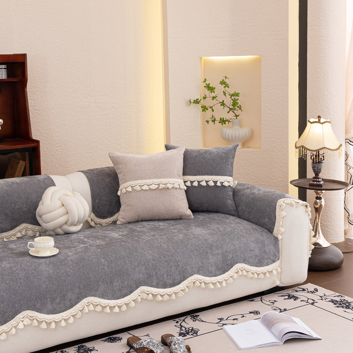 Chenille Sofa Cover Towel – Non-Slip, Washable Pets Couch Protector with Tassels