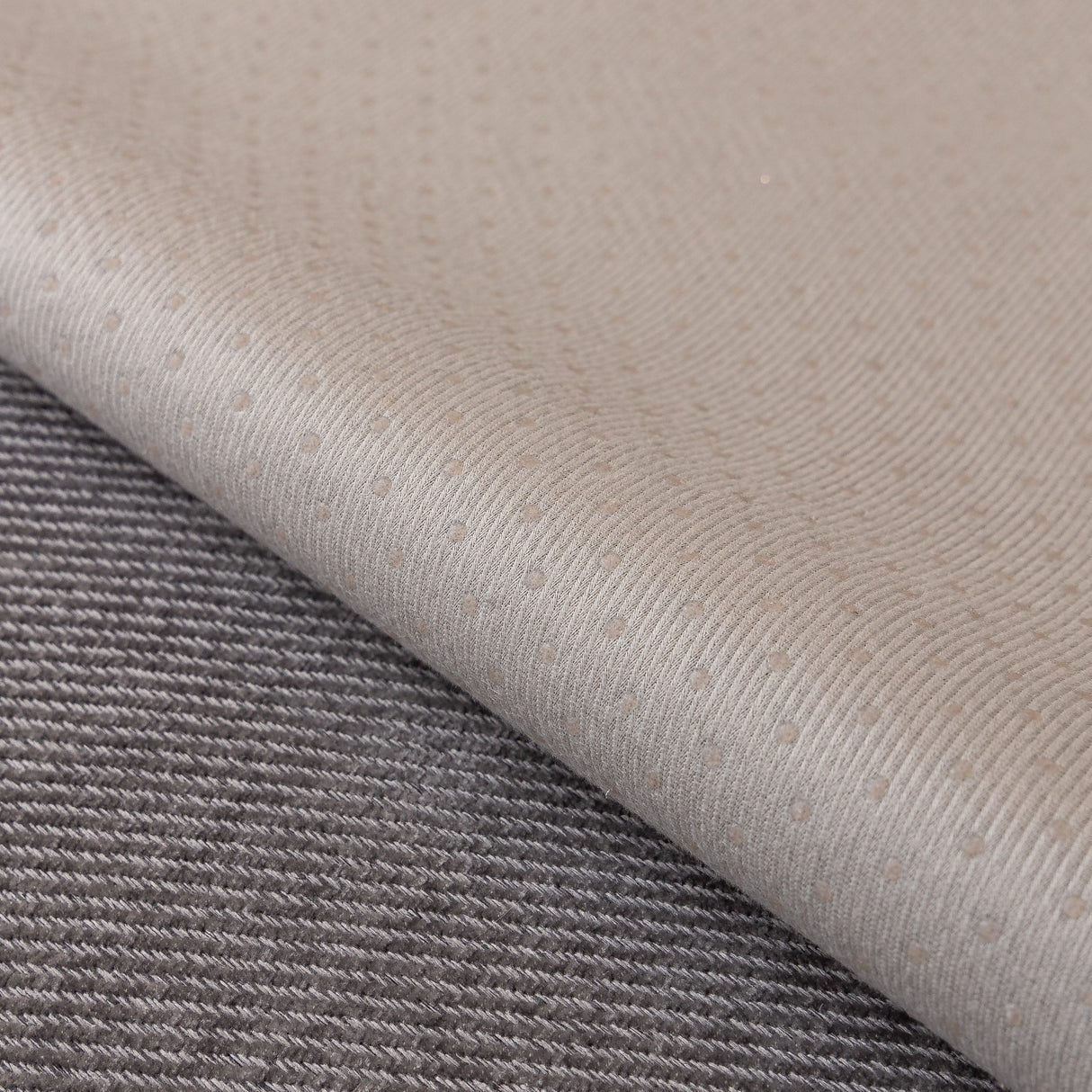 Chenille Sofa Cover Towel – Non-Slip, Washable Pets Couch Protector with Tassels