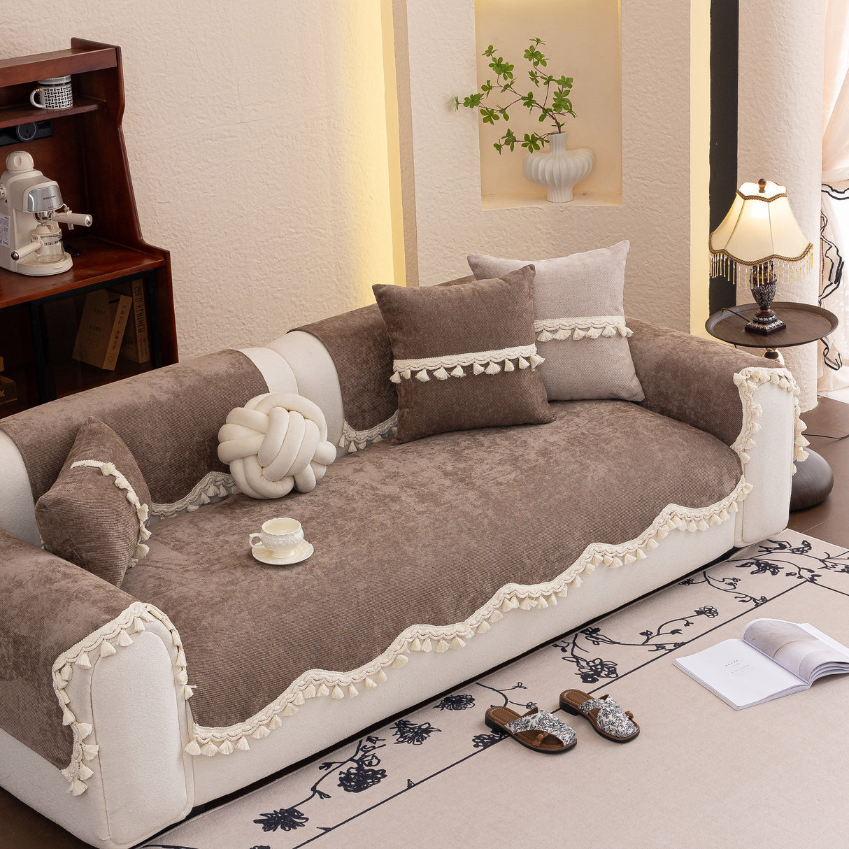 Chenille Sofa Cover Towel – Non-Slip, Washable Pets Couch Protector with Tassels