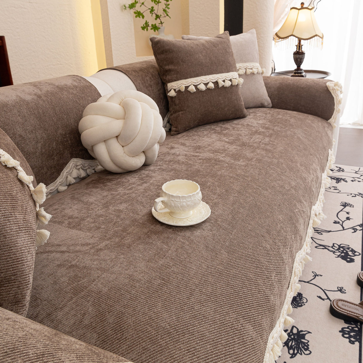 Chenille Sofa Cover Towel – Non-Slip, Washable Pets Couch Protector with Tassels