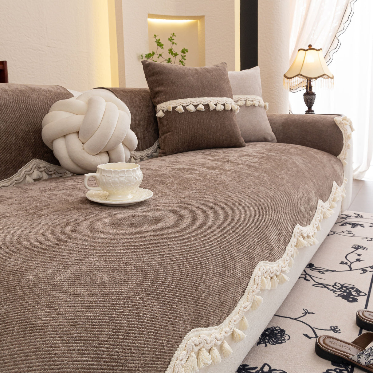 Chenille Sofa Cover Towel – Non-Slip, Washable Pets Couch Protector with Tassels