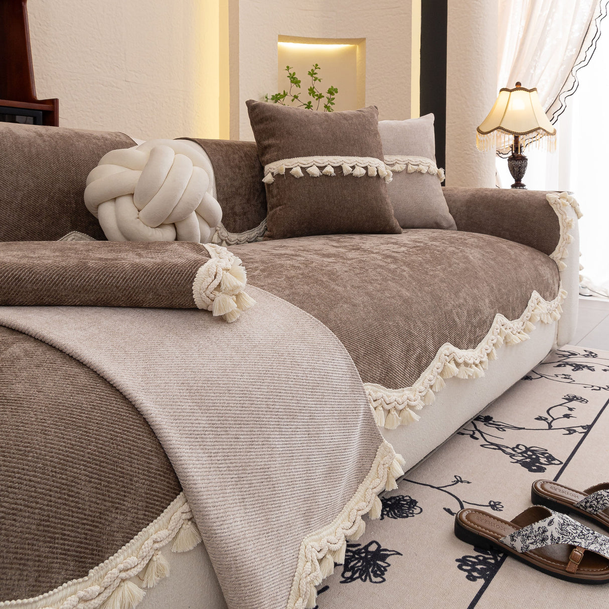 Chenille Sofa Cover Towel – Non-Slip, Washable Pets Couch Protector with Tassels