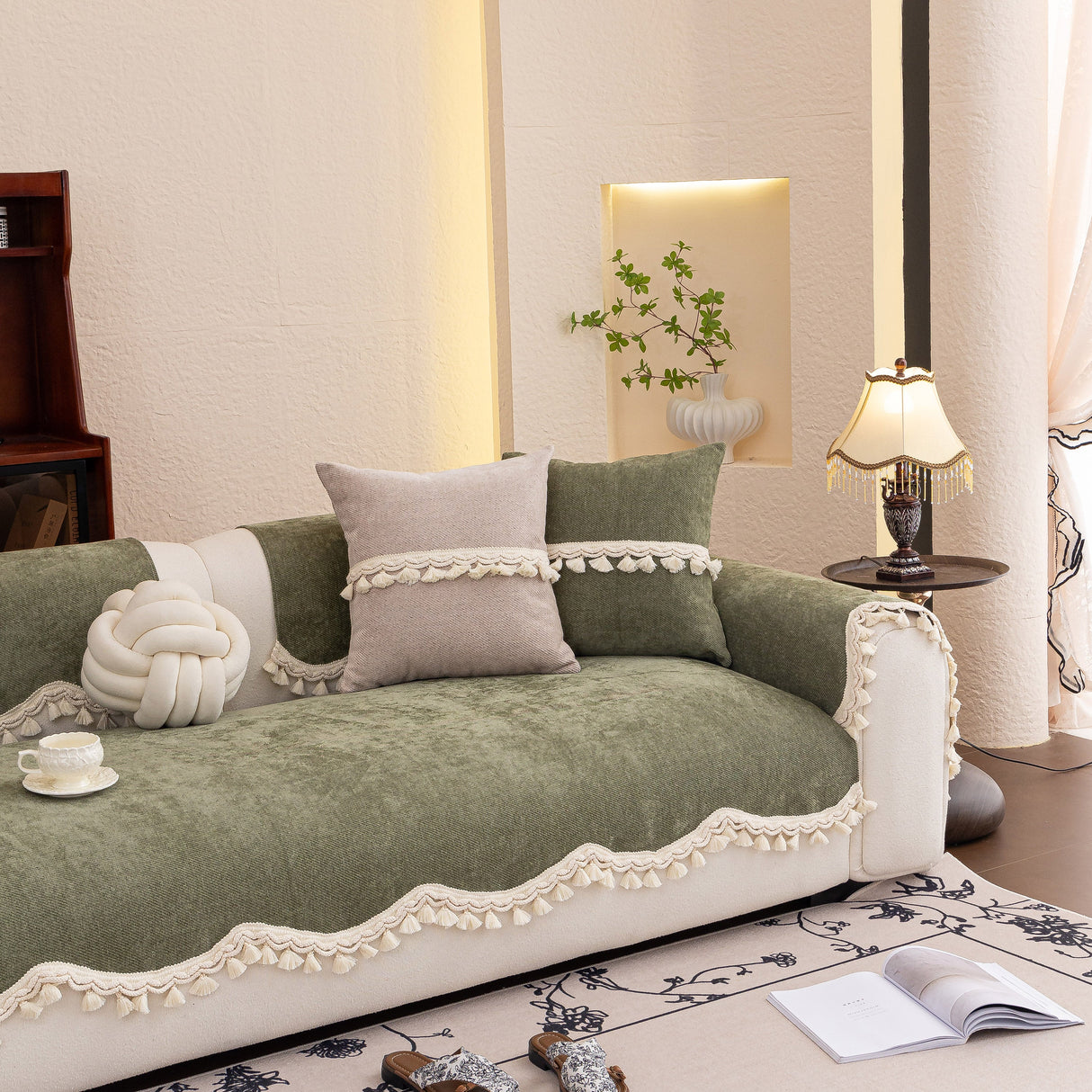 Chenille Sofa Cover Towel – Non-Slip, Washable Pets Couch Protector with Tassels