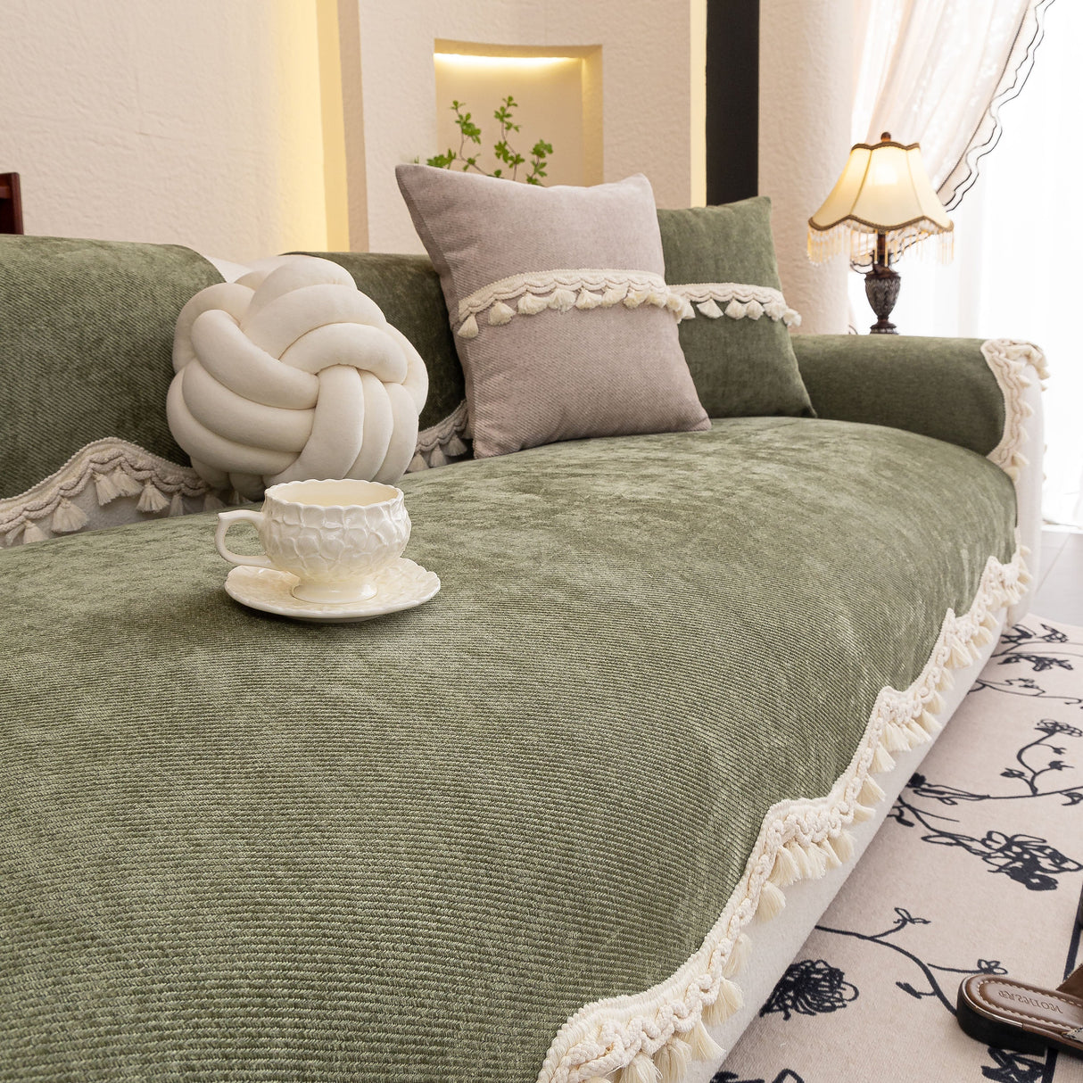 Chenille Sofa Cover Towel – Non-Slip, Washable Pets Couch Protector with Tassels
