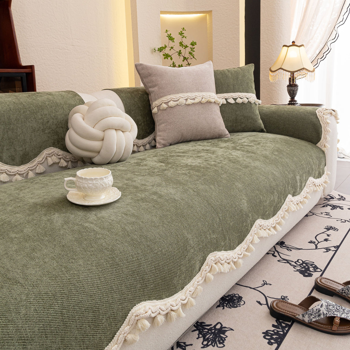Chenille Sofa Cover Towel – Non-Slip, Washable Pets Couch Protector with Tassels
