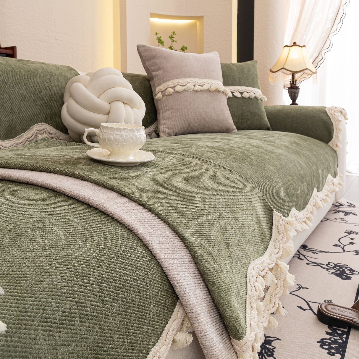 Chenille Sofa Cover Towel – Non-Slip, Washable Pets Couch Protector with Tassels