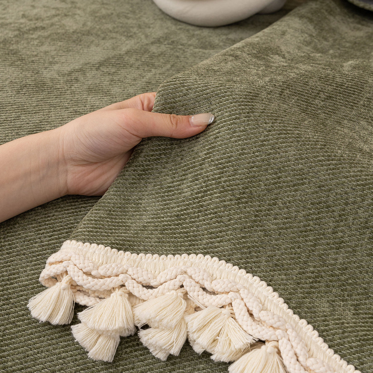 Chenille Sofa Cover Towel – Non-Slip, Washable Pets Couch Protector with Tassels