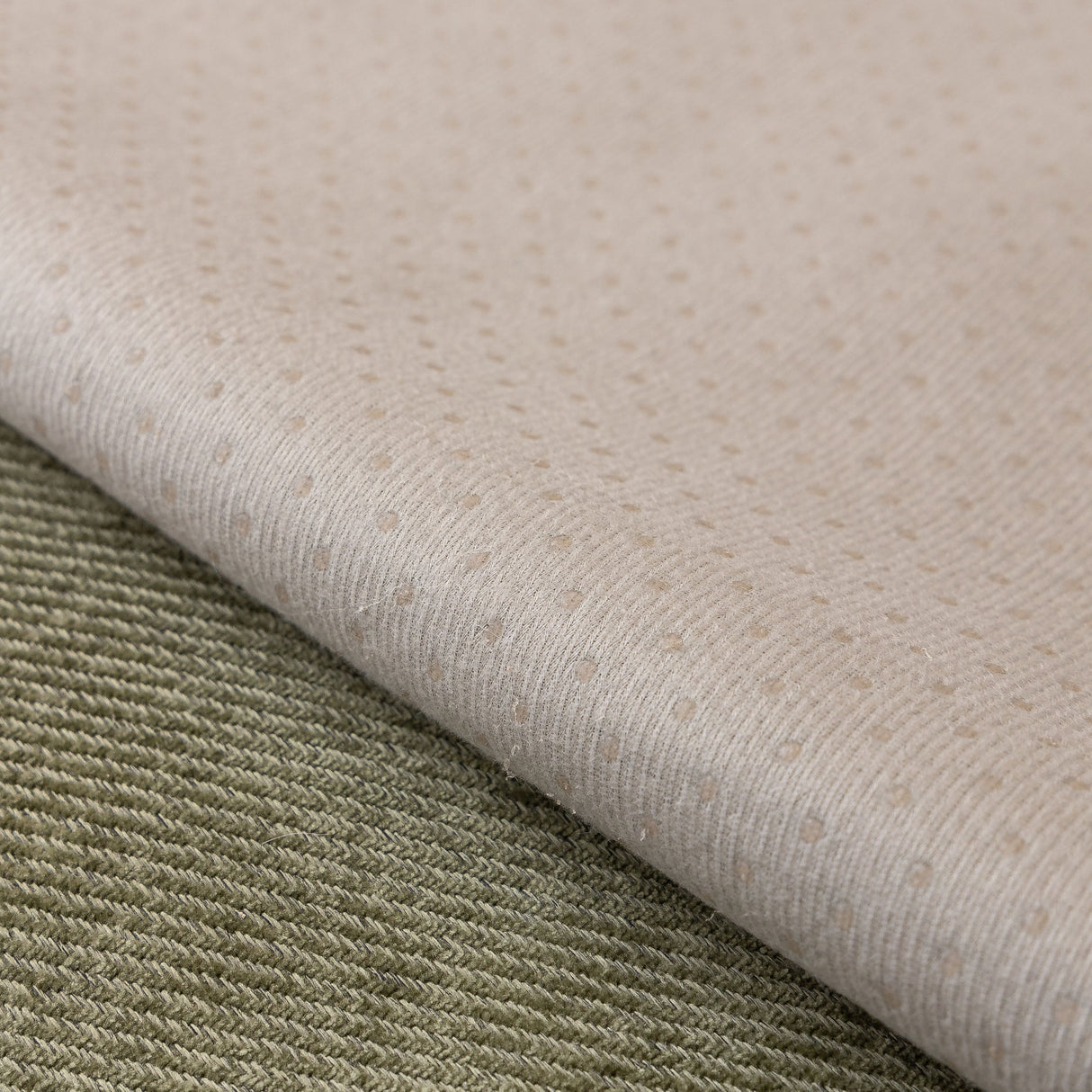 Chenille Sofa Cover Towel – Non-Slip, Washable Pets Couch Protector with Tassels