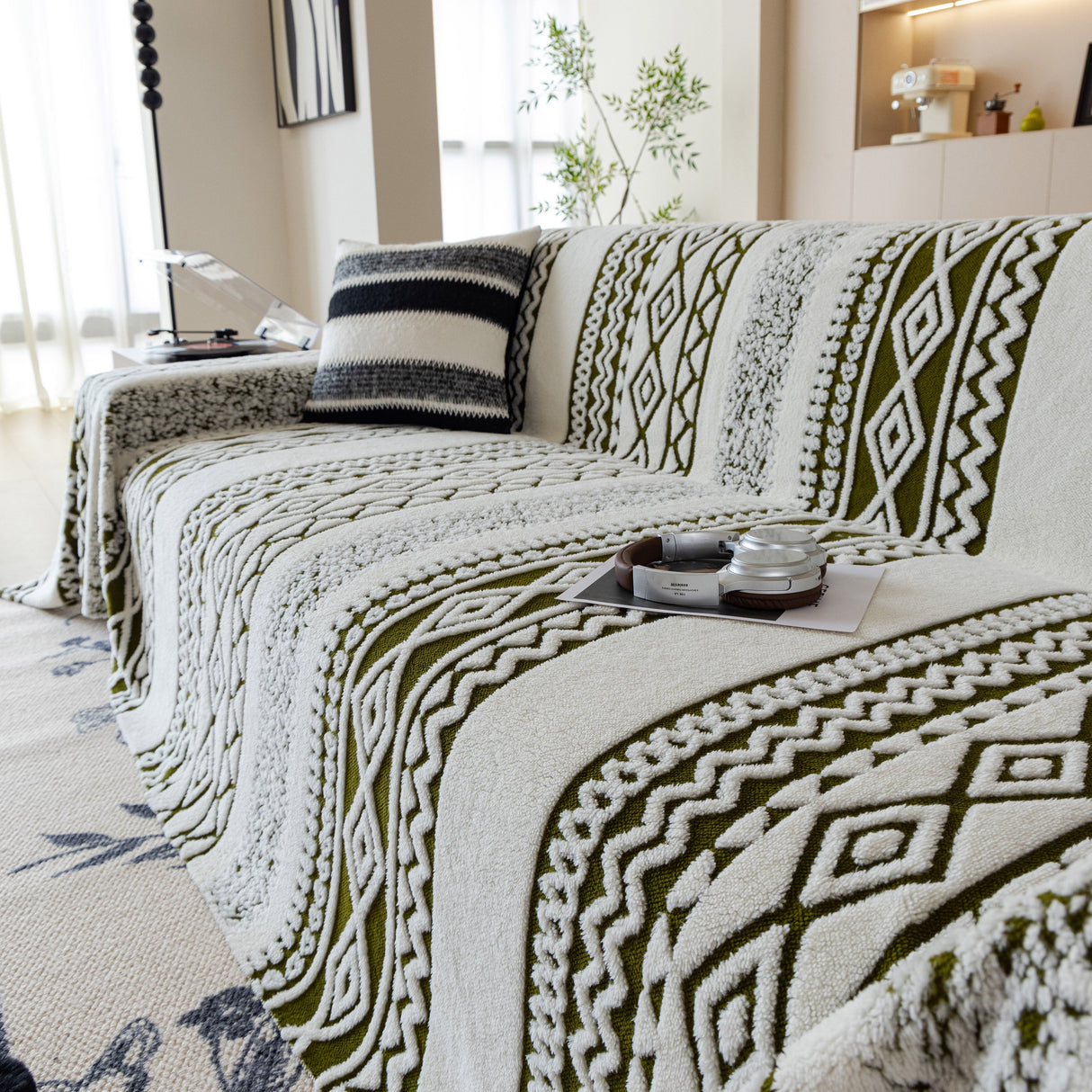 Bohemian Tufted Sofa Cover, Plush Flannel Throw Blanket with 3D Woven Aztec Stripes
