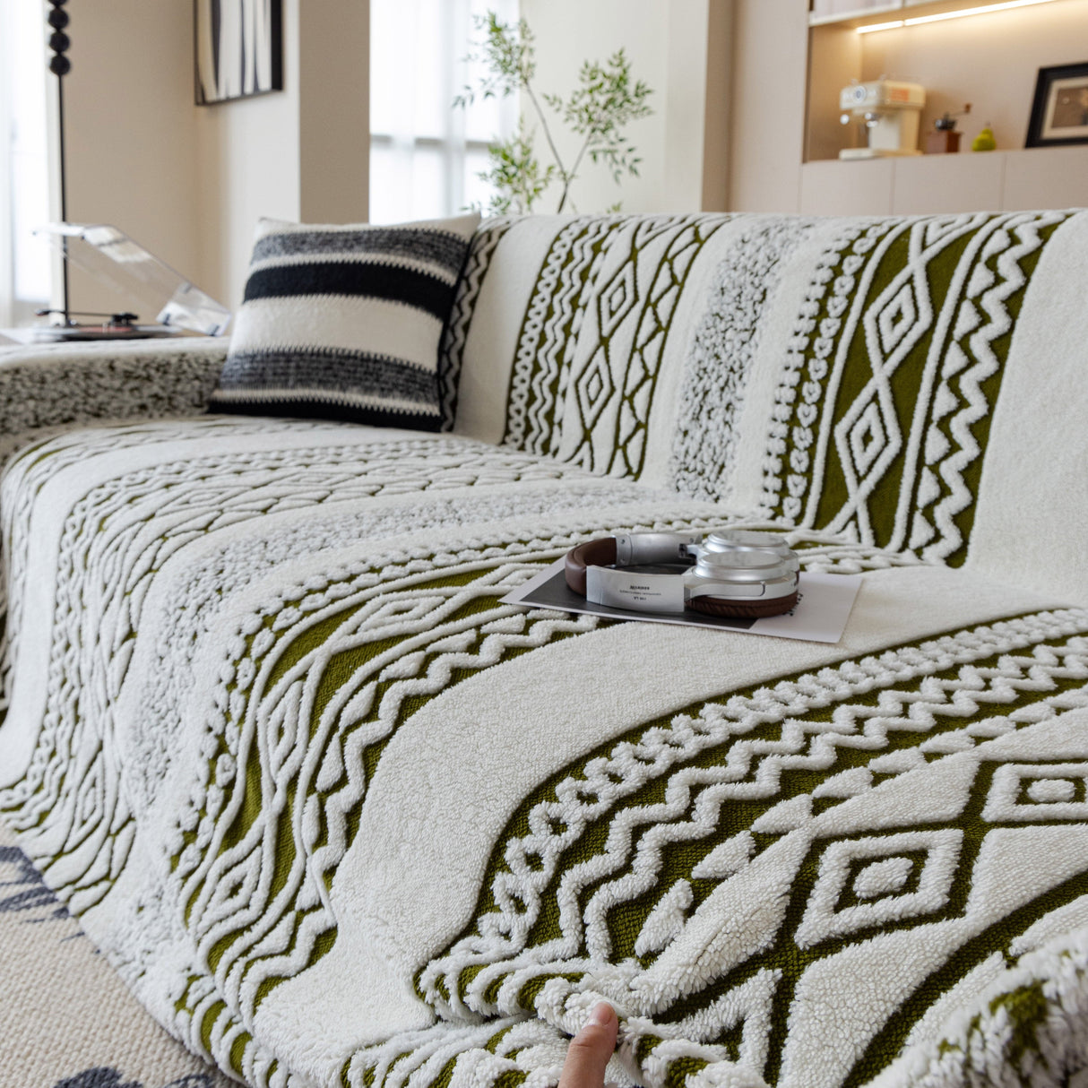 Bohemian Tufted Sofa Cover, Plush Flannel Throw Blanket with 3D Woven Aztec Stripes