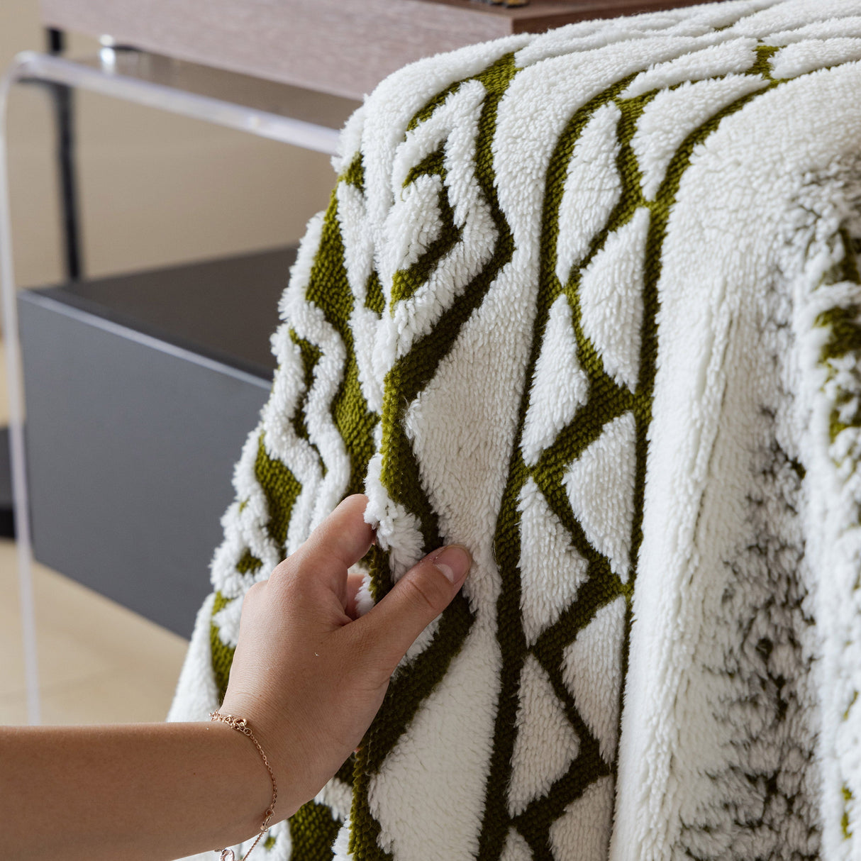 Bohemian Tufted Sofa Cover, Plush Flannel Throw Blanket with 3D Woven Aztec Stripes