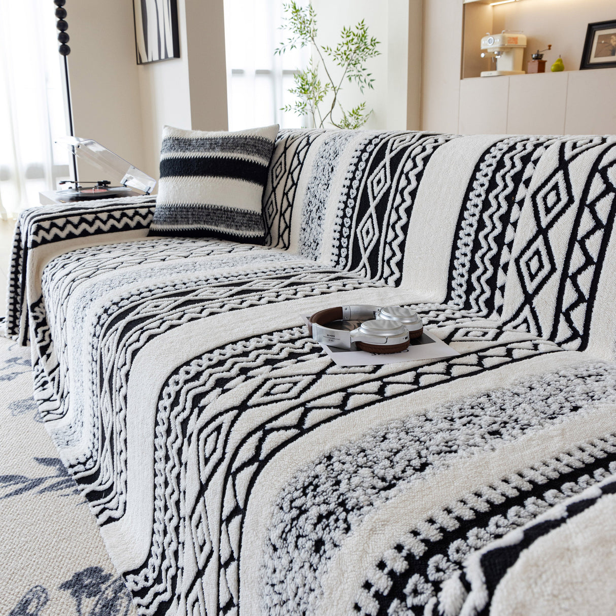 Bohemian Tufted Sofa Cover, Plush Flannel Throw Blanket with 3D Woven Aztec Stripes