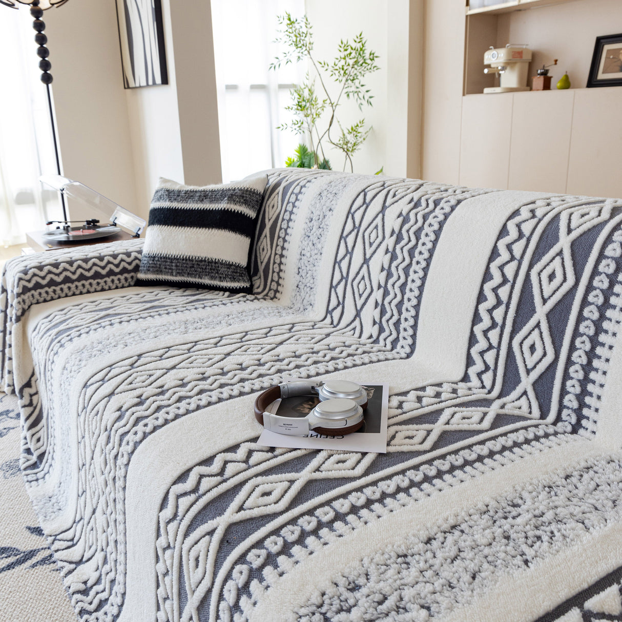 Bohemian Tufted Sofa Cover, Plush Flannel Throw Blanket with 3D Woven Aztec Stripes