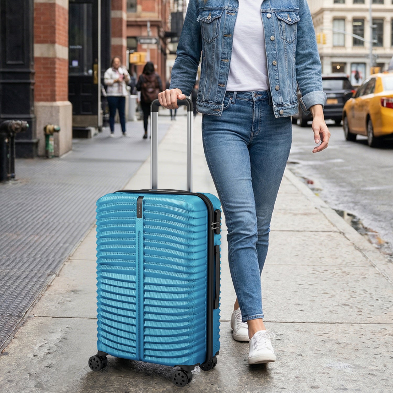 3-Piece 20/24/28 Inch Lightweight Hardside Luggage Set with 8-Spinner Wheels-Blue