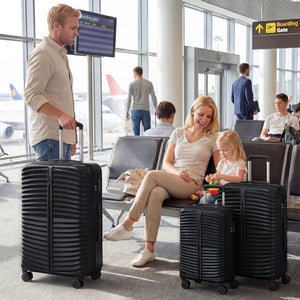 3-Piece 20/24/28 Inch Lightweight Hardside Luggage Set with 8-Spinner Wheels-Black