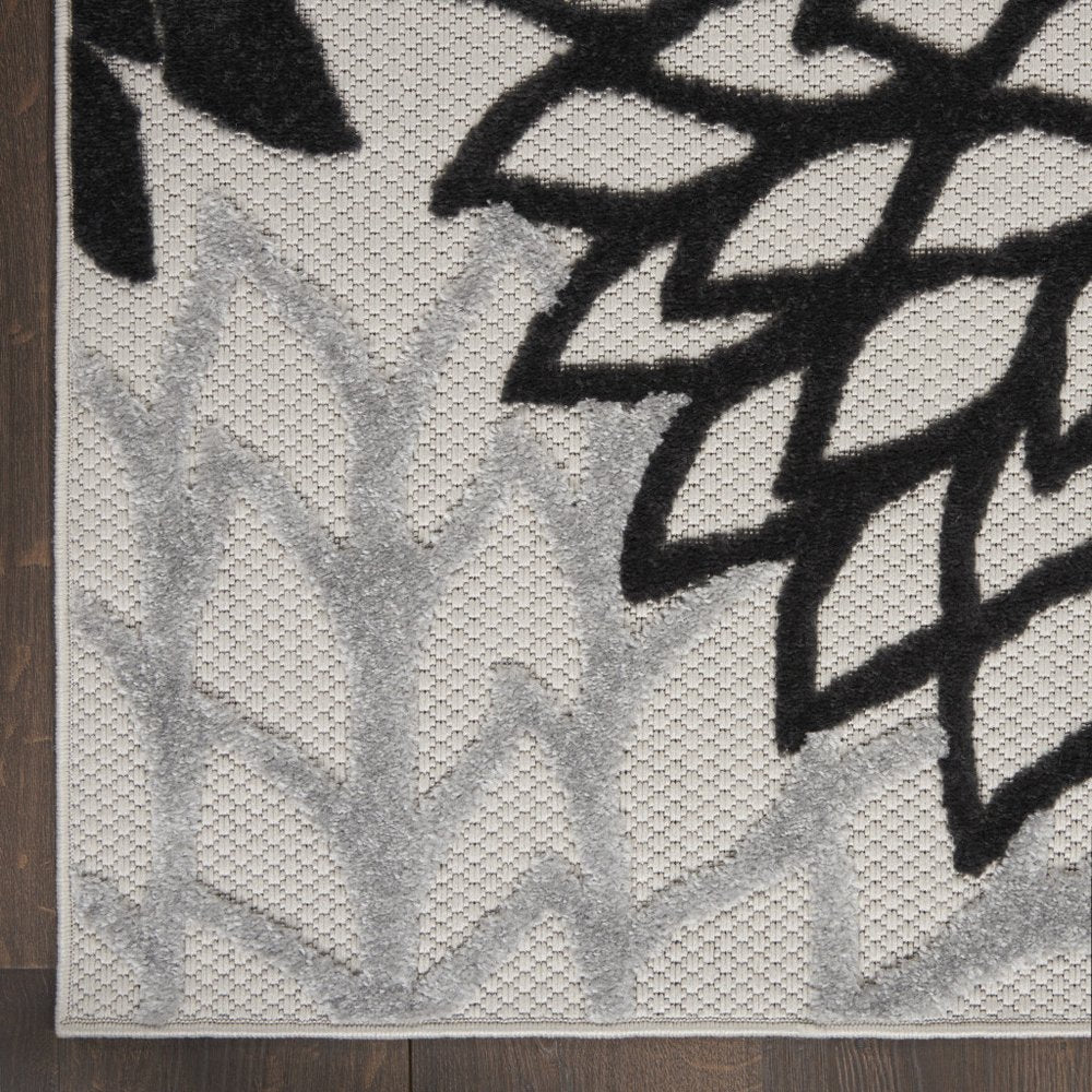 12' X 15' Black And White Indoor Outdoor Runner Rug