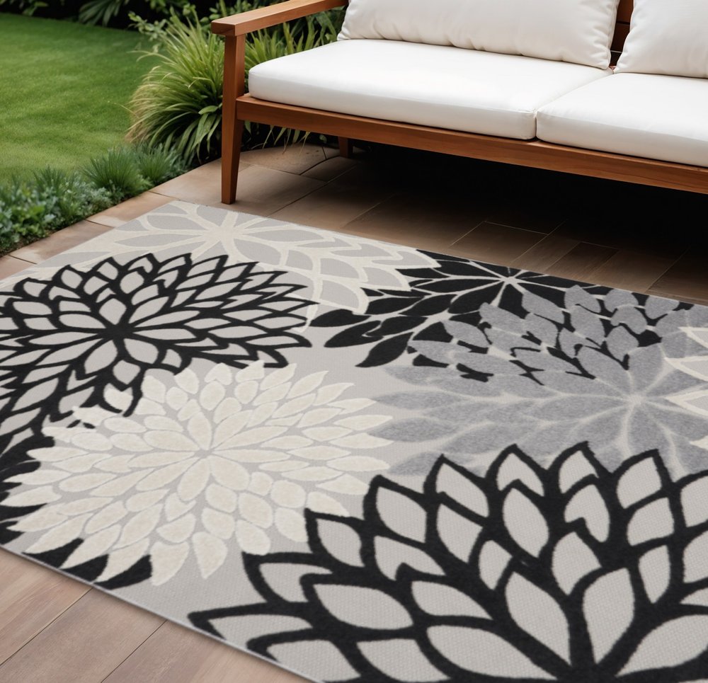 12' X 15' Black And White Indoor Outdoor Runner Rug