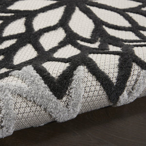 12' X 15' Black And White Indoor Outdoor Runner Rug