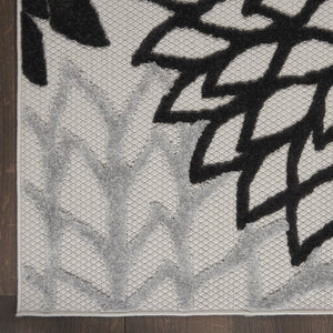 6' Black And White Indoor Outdoor Runner Rug