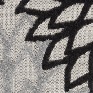 8' Black And White Indoor Outdoor Runner Rug