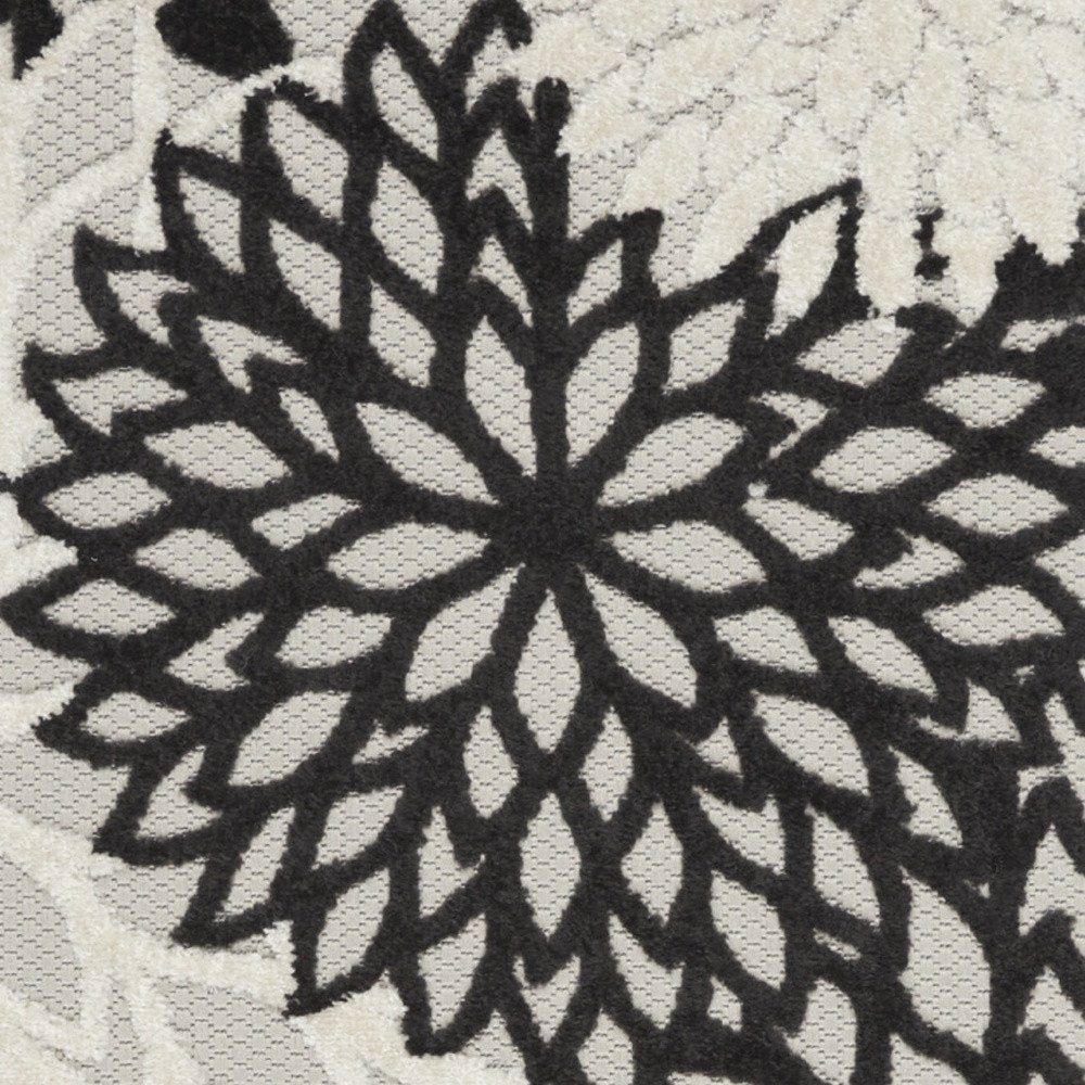 8' Black And White Indoor Outdoor Runner Rug