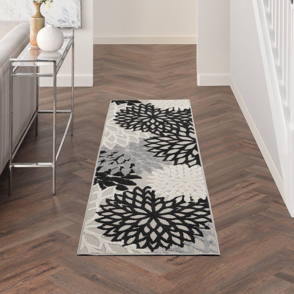 8' Black And White Indoor Outdoor Runner Rug