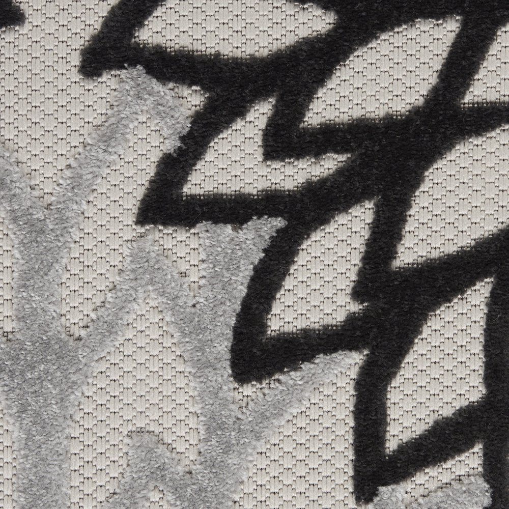 3' X 4' Black And White Indoor Outdoor Area Rug