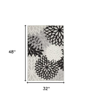3' X 4' Black And White Indoor Outdoor Area Rug