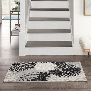3' X 4' Black And White Indoor Outdoor Area Rug