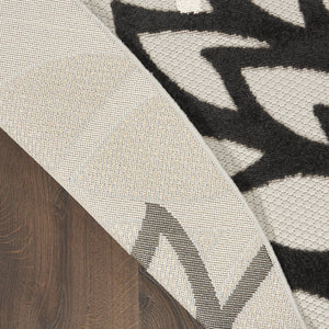 8' X 8' Black And White Indoor Outdoor Area Rug