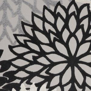 9' X 12' Black And White Indoor Outdoor Area Rug