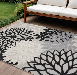 10' X 13' Black And White Floral Indoor Outdoor Area Rug