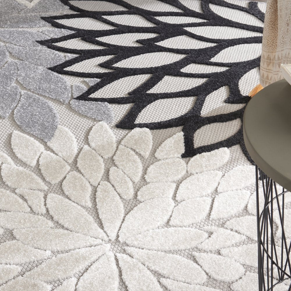 10' X 13' Black And White Floral Indoor Outdoor Area Rug