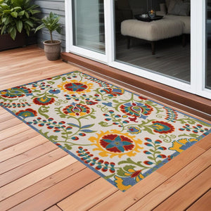 3' X 4' Green And Ivory Indoor Outdoor Area Rug