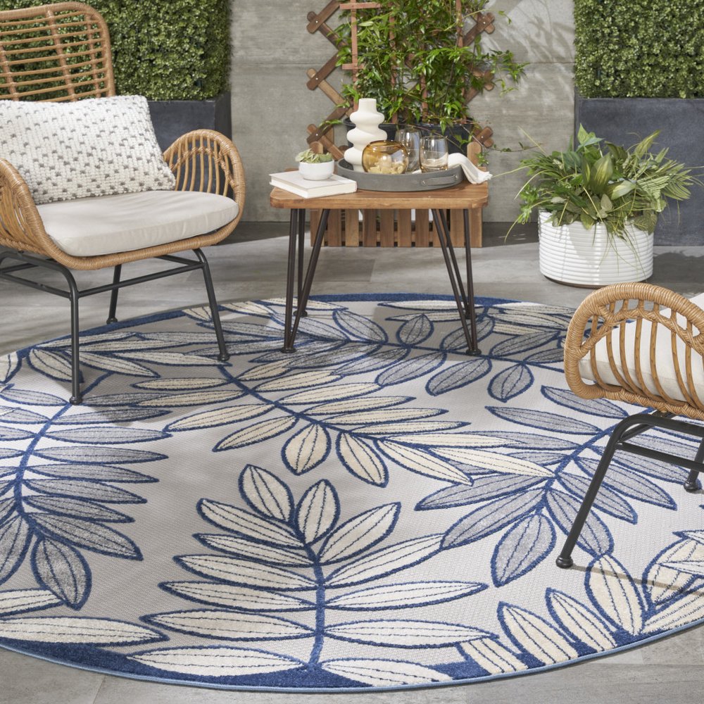 8' X 8' Ivory And Blue Round Indoor Outdoor Area Rug