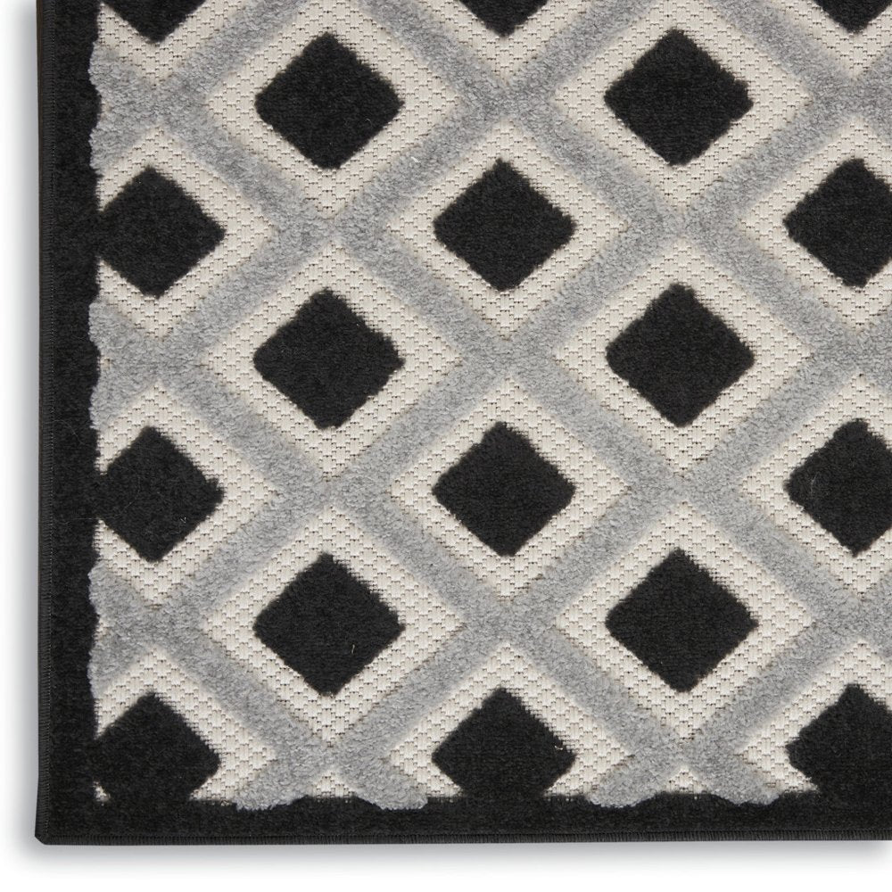 12' Black And White Indoor Outdoor Runner Rug