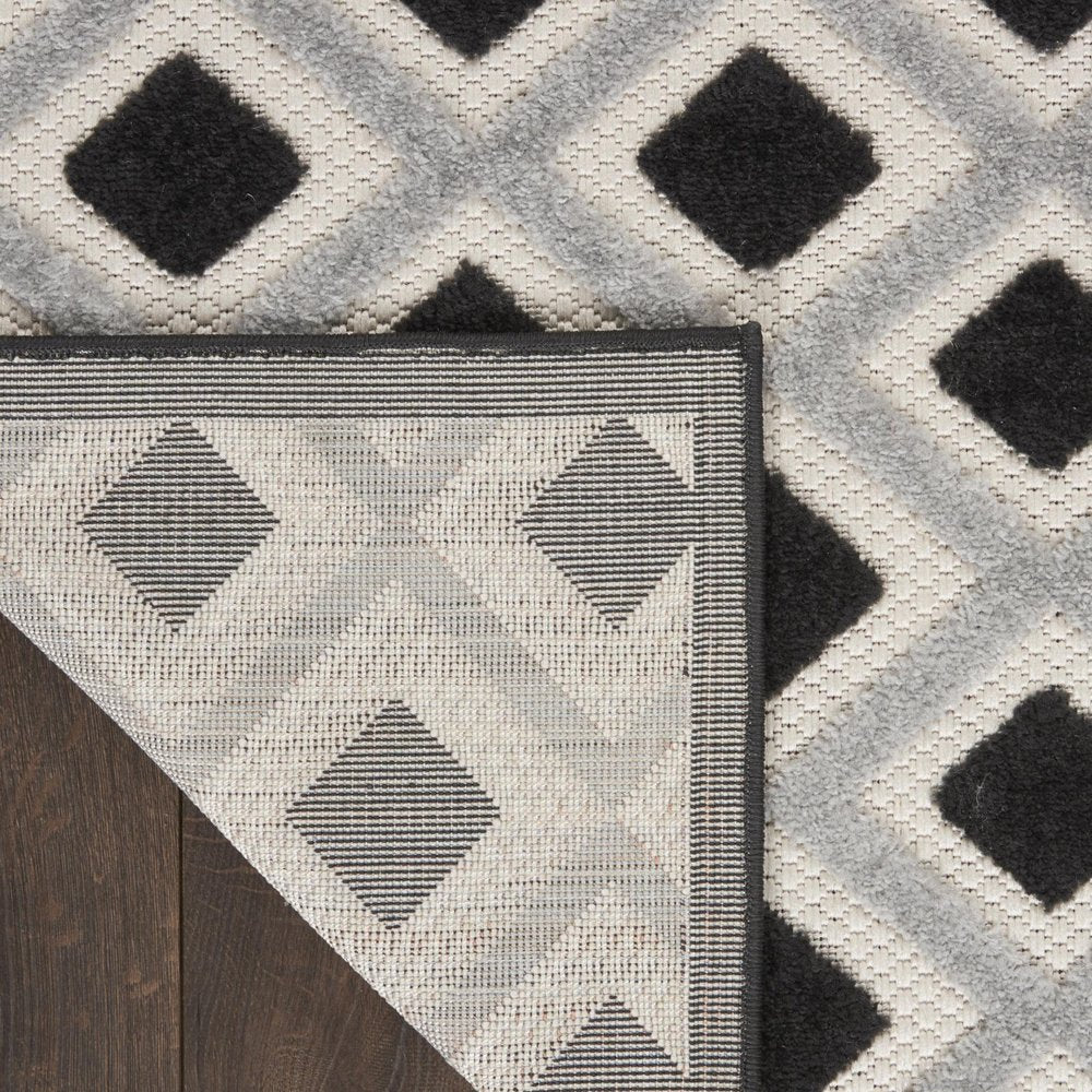 8' Black And White Indoor Outdoor Runner Rug