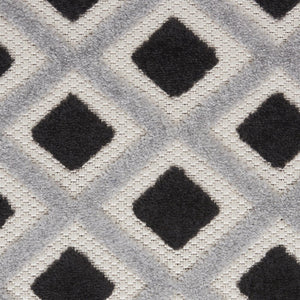 9' X 12' Black And White Indoor Outdoor Area Rug