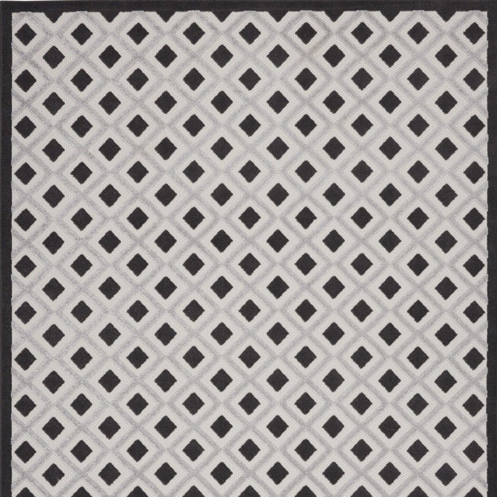 9' X 12' Black And White Indoor Outdoor Area Rug