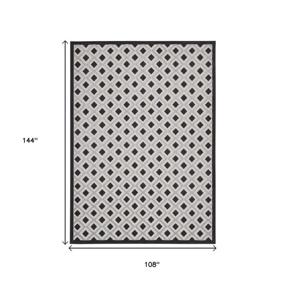 9' X 12' Black And White Indoor Outdoor Area Rug