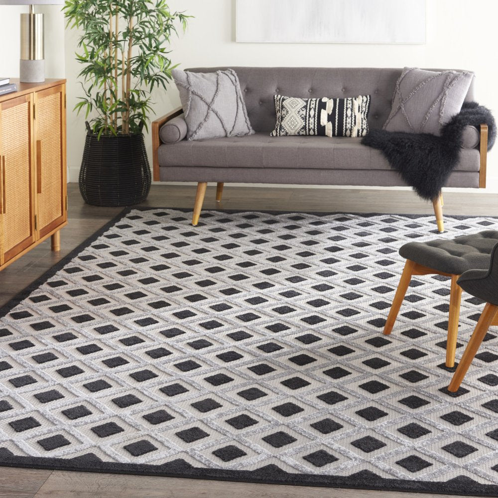9' X 12' Black And White Indoor Outdoor Area Rug