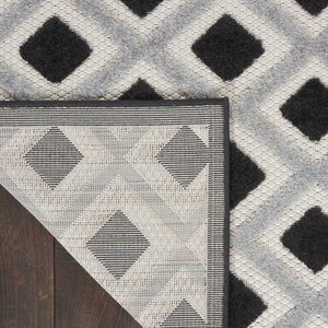 9' X 12' Black And White Indoor Outdoor Area Rug
