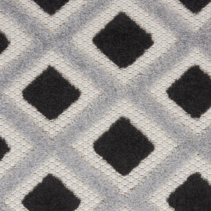 10' X 13' Black And White Indoor Outdoor Area Rug