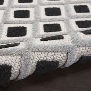 10' X 13' Black And White Indoor Outdoor Area Rug