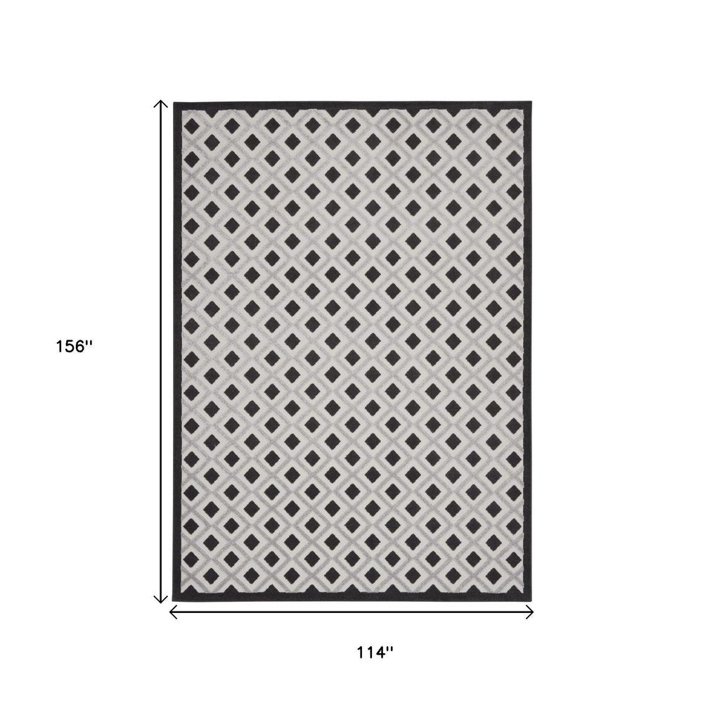 10' X 13' Black And White Indoor Outdoor Area Rug