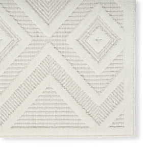 5' X 7' Ivory Indoor Outdoor Area Rug