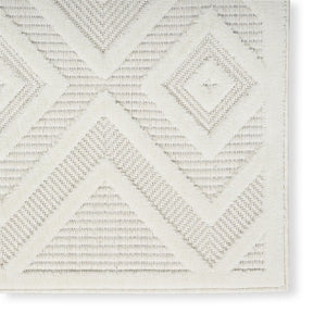 5' X 7' Ivory Indoor Outdoor Area Rug